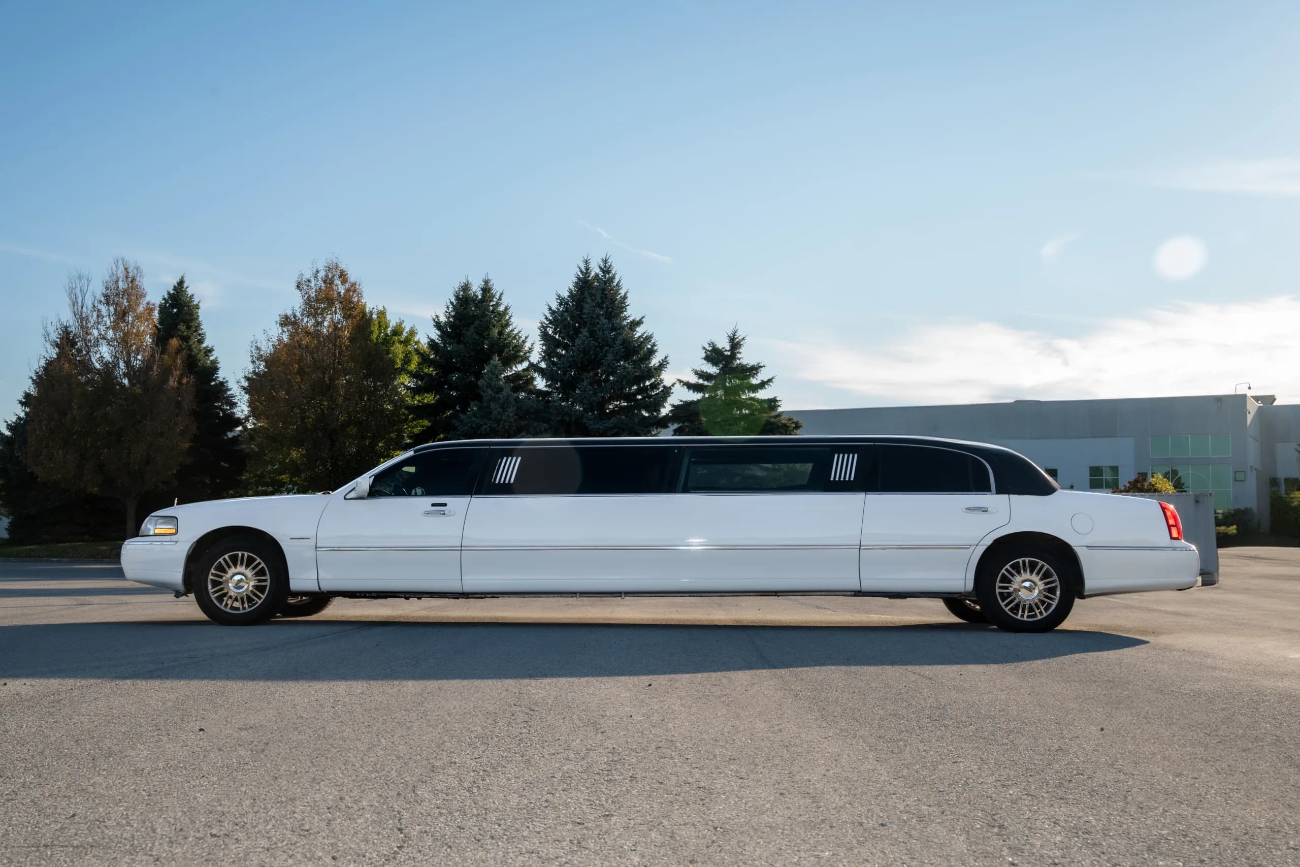 Lincoln Stretched Towncar gallery 2